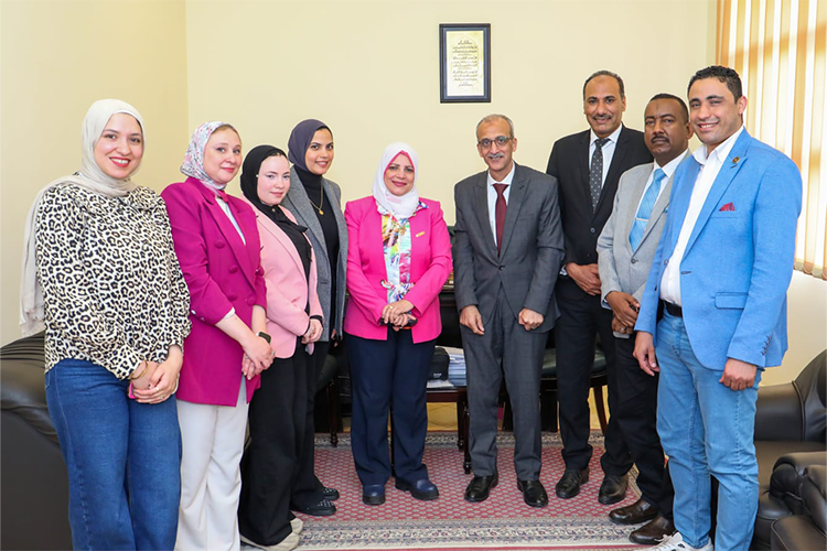 15-4-2026 لجنة متابعة من الوزارة لمعهد خدمة اجتماعية