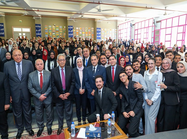 مدينة الثقافة والعلوم تستضيف عمرو موسى في ختام نموذج محاكاة الأمم المتحدة