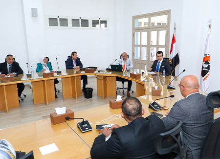 لقطات من اجتماع مركز ضمان الجودة لمناقشة تطوير الأداء الأكاديمي والارتقاء بالعملية التعليمية بمعهد اقتصاد