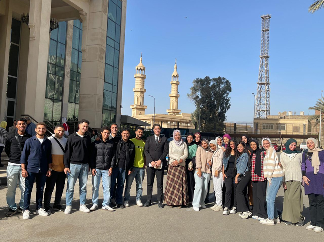المعهد المصري العالي للسياحة والفنادق ينظم زيارة تعليمية لمرصد الأزهر لمكافحة التطرف ضمن مبادرة "اسمع واتكلم"