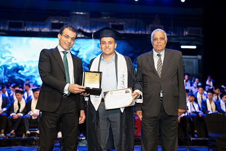 لحظة تتويج المشوار.. خريجو المعهد العالي للهندسة يتسلمون شهاداتهم 🎓🏗️