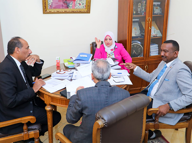 لجنة قطاع الخدمة الاجتماعية تُجري زيارة تقييم للمعهد العالي للخدمة الاجتماعية وتشيد بجهود دعم العملية التعليمية