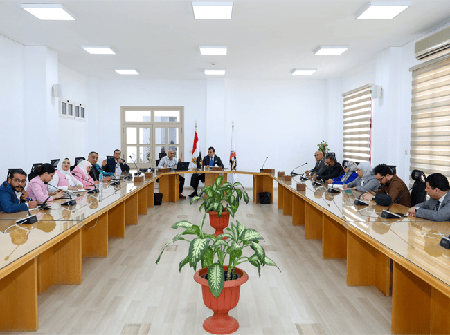 اجتماع مركز ضمان الجودة بمعهد أكتوبر العالى للاقتصاد لمناقشة تطوير العملية التعليمية وتعزيز معايير الاعتماد الأكاديمي