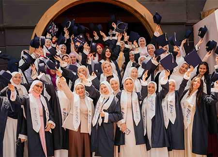 من الشغف إلى الإنجاز.. ذكريات خريجي المعهد العالي لعلوم الحاسب ونظم المعلومات 🎓💻