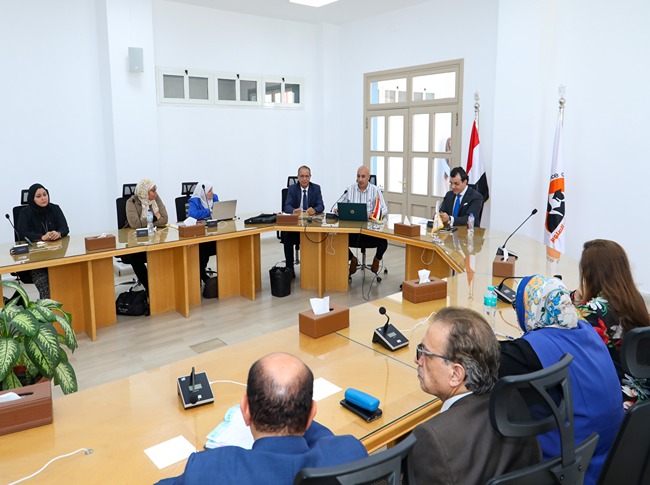 اجتماع مركز ضمان الجودة بالمعهد العالي للإعلام وفنون الاتصال لمناقشة تطوير العملية التعليمية وتعزيز معايير الاعتماد الأكاديمي