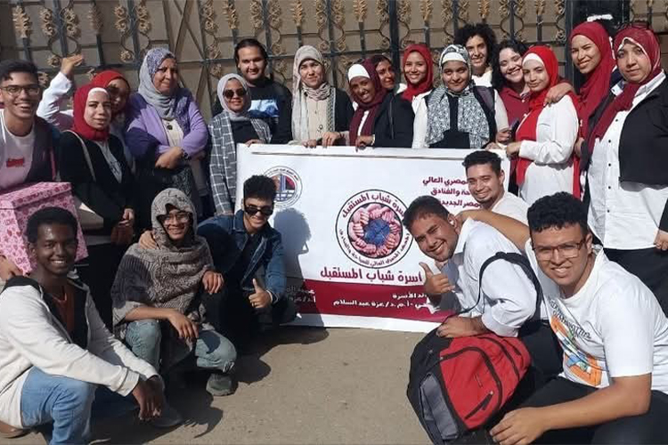 للعام الثانى على التوالى زيارة أسرة "شباب المستقبل" لمستشفى اطفال مصر "ابو الريش" حيث احتفل معهم طلاب الأسرة  بعيد الطفولة 
