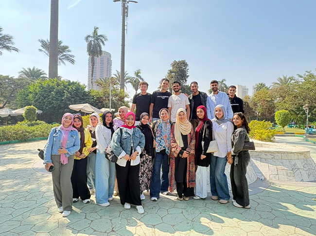 زيارة طلاب المعهد المصري العالي للسياحة والفنادق لمعرض الزهور الدولي لأزهار الخريف