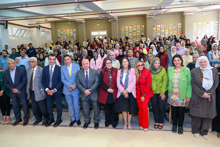 من بطولات أكتوبر إلى وعي الجمهورية الجديدة.. لقطات من ندوة المعهد العالي للإعلام وفنون الاتصال