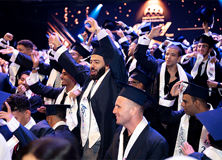 يوم التخرج.. حكايات وذكريات من المعهد العالي للإعلام وفنون الاتصال 🎓📸