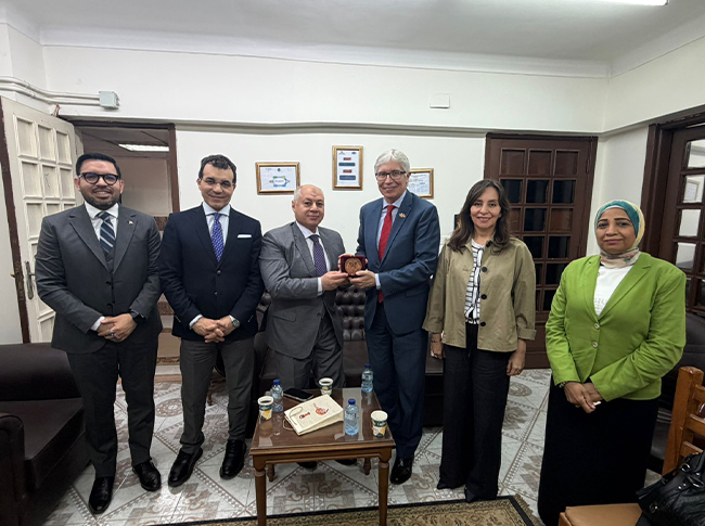 المعهد العالي للغات بمصر الجديدة ينظم ندوة ثقافية بعنوان "بيرو.. بلد الثقافات والعجائب" بحضور سفير بيرو بالقاهرة