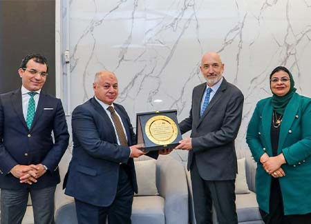 ندوة بالمعهد بحضور مدير المركز الثقافى الاسبانى بالقاهرة ثربانتس 
